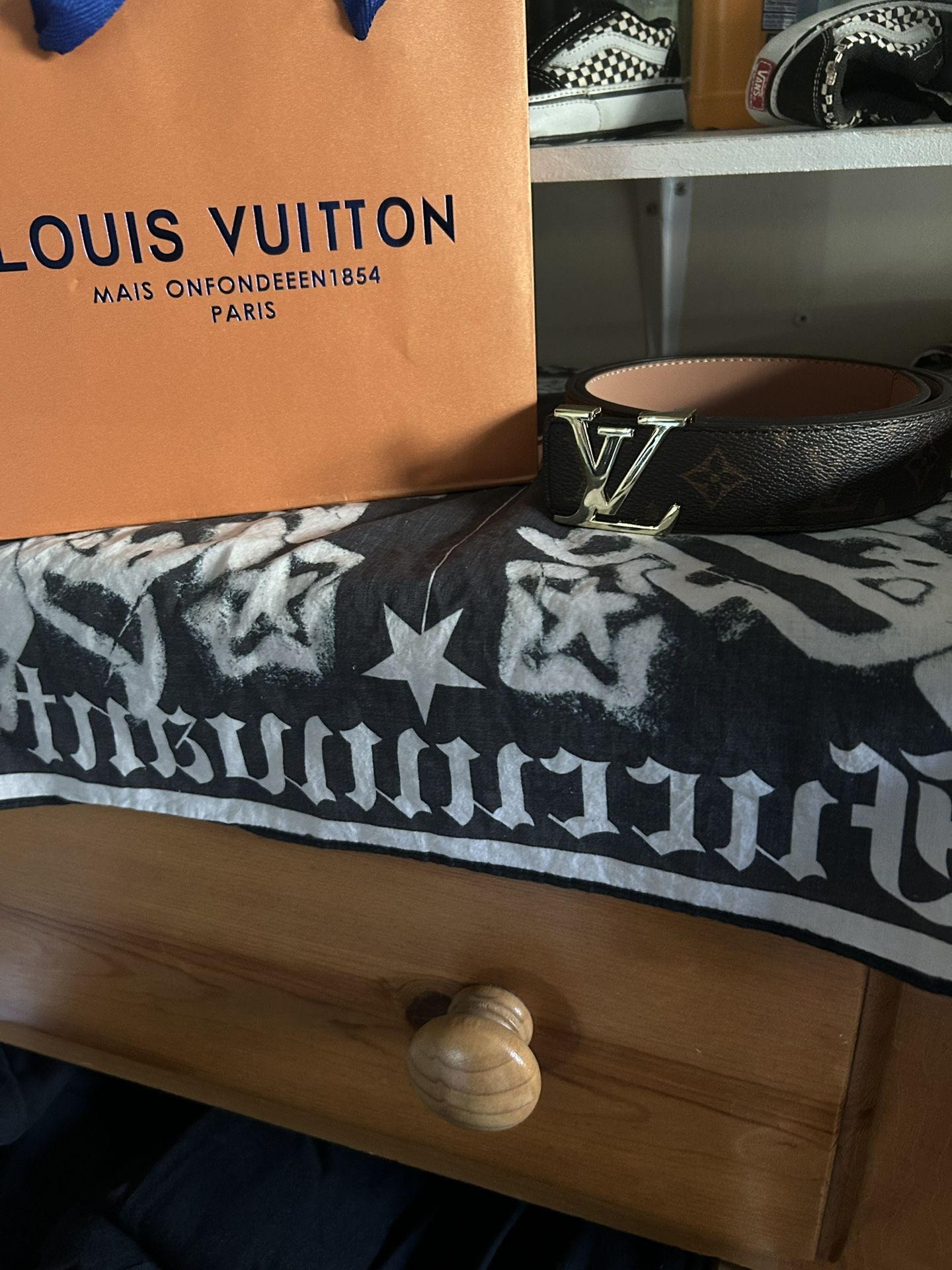 louis vuitton belt *SHOOT OFFERS🔫*