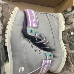 Purple/Turquoise Accent Timberland Boots Women’s Size 9