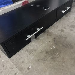 BARBER STATION/ STORAGE