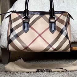 Burberry Beige & Black Nova Check Chester Boston Bag