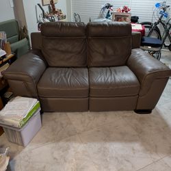 Leather Loveseat (Reclining)