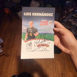 Signed LUIS HERNANDEZ  Card