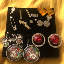 Earrings 
