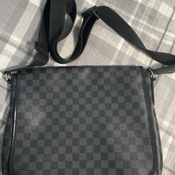 Louis Vuitton Damier Graphite Messenger Bag LV
