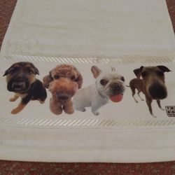 BRAND NEW THE DOG ARTIST COLLECTION WHITE COTTON DECORATIVE HAND TOWEL FOR KITCHEN OR BATH WITH EMBROIDERED TRIM 