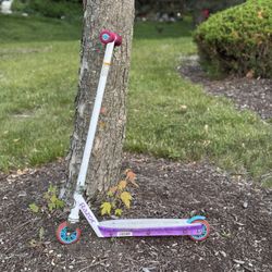 Razor Party Pop Kick Scooter - Multi-Color LED Light-Up Deck, Lightweight Steel Frame, for Kids Ages 6 and Up