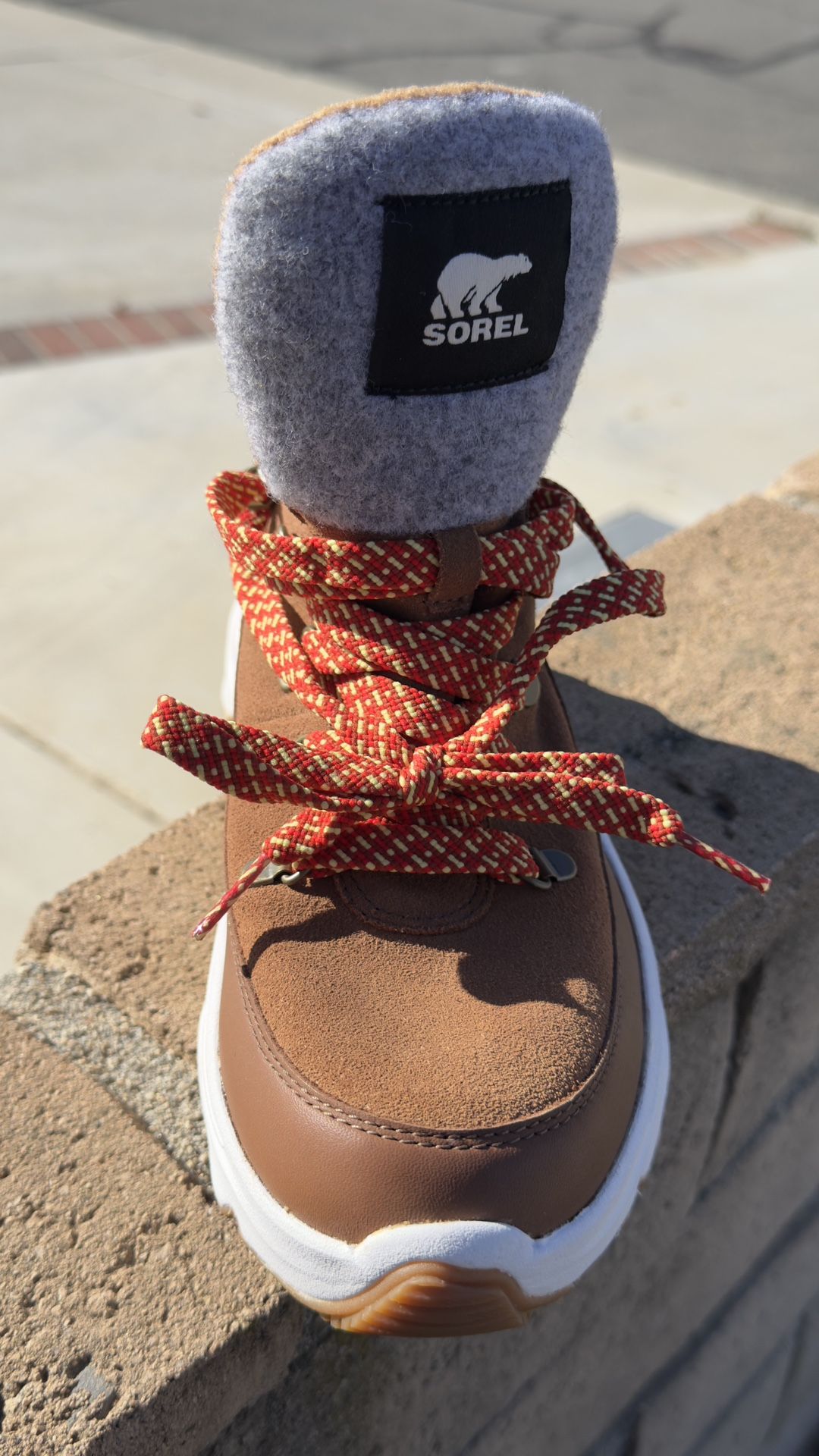 9.5 Sorel Unisex Boots 🥾 