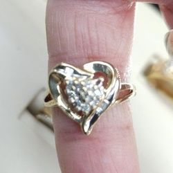 10k Solid Gold And Diamond Heart Ring 