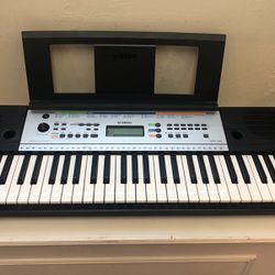 Yamaha Electronic Keyboard