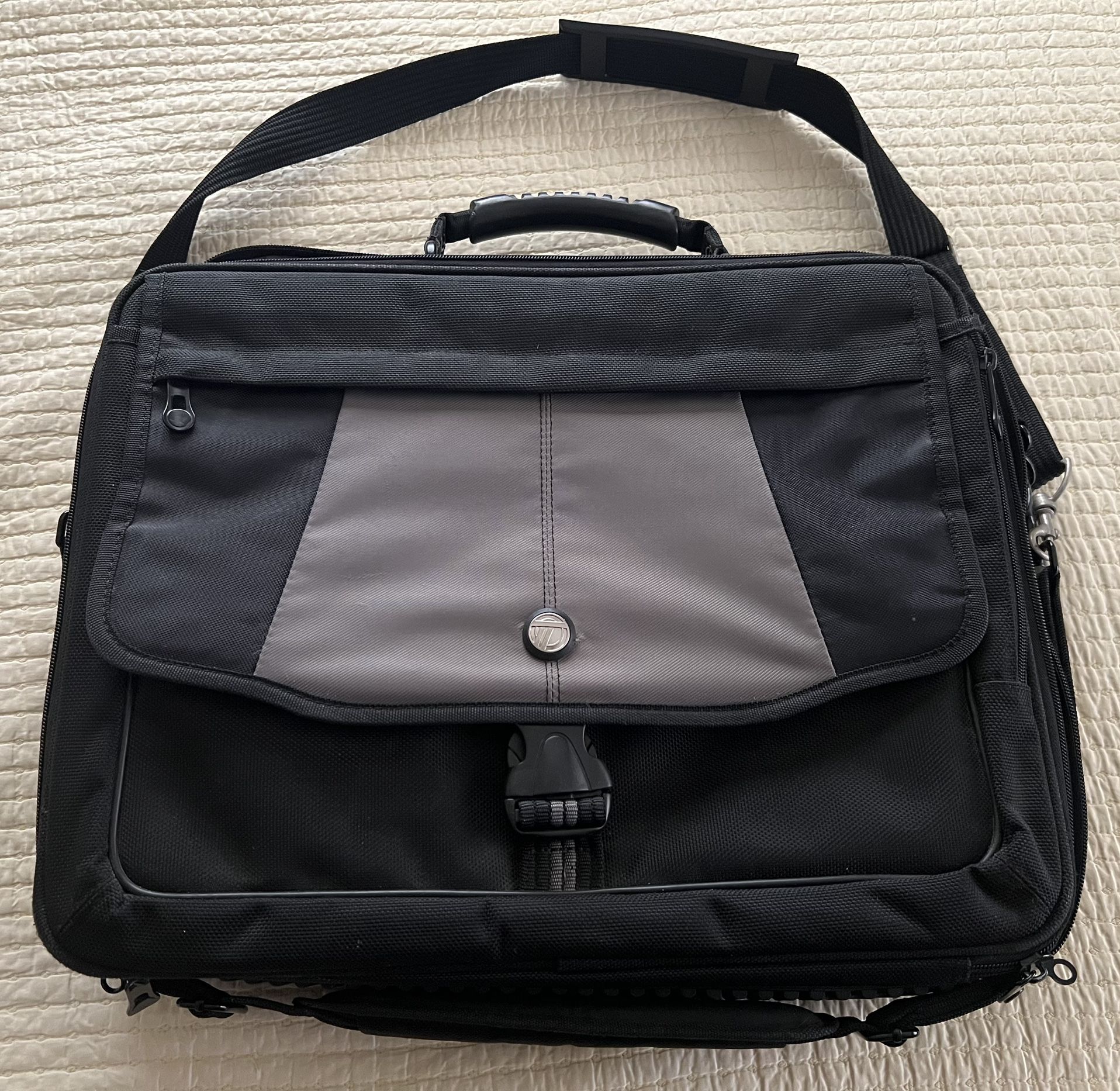 Targus Laptop Briefcase