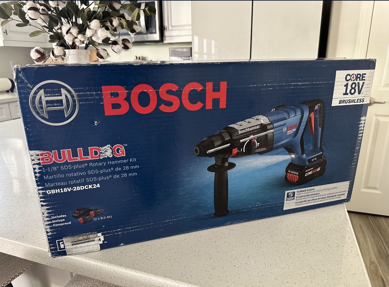 Bosch Bulldog 1 1/8” Sds Plus Rotary Hammer Demolition Hammer Kit With 2x 8.0 Battery