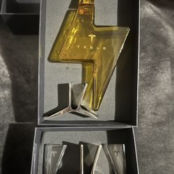 Tesla Decanter & Shot Glass