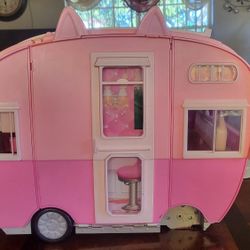 Toy Doll NANANA Van With Convertible Car