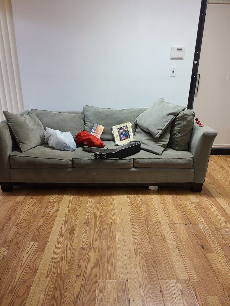 Couch with pull out bed 7'2 x 3'2