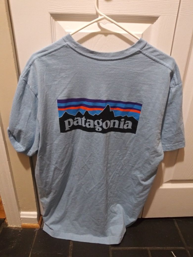PATAGONIA: men Large shirt