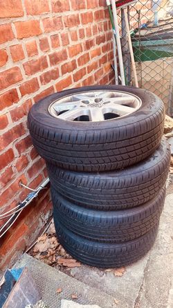 Set of 4 Toyota Wheels with Tires