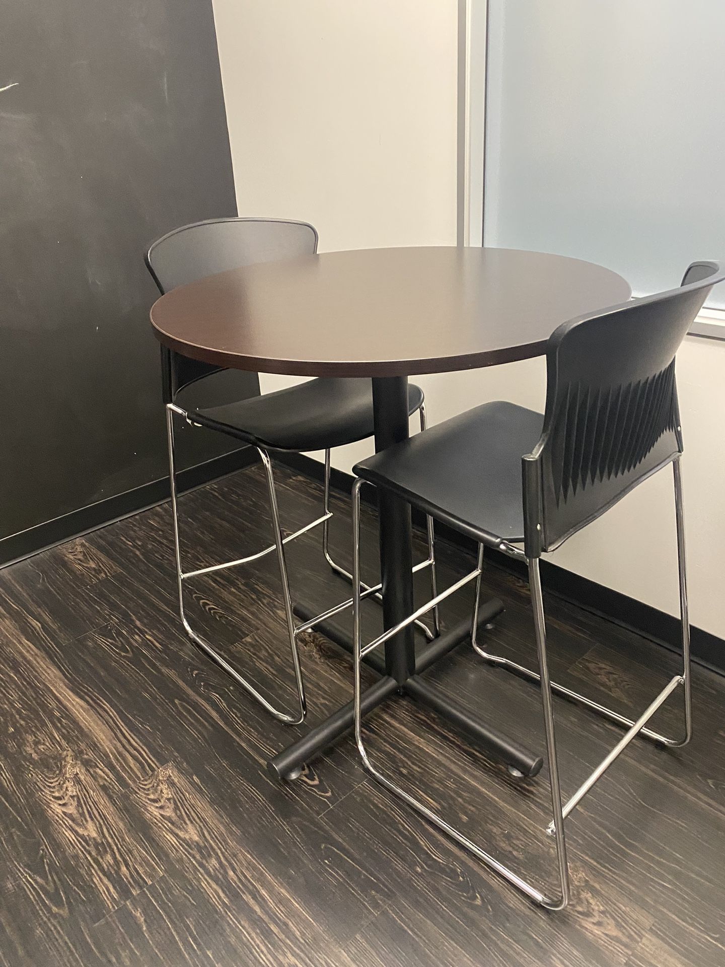 Bar Height Table And 2 stools 