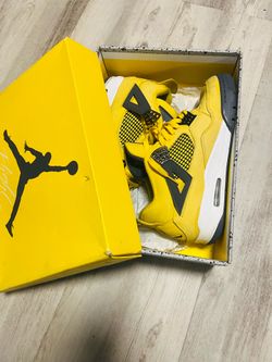 Jordan 4 lightning size 8.5 men