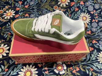 Knu skool gum bumper pesto