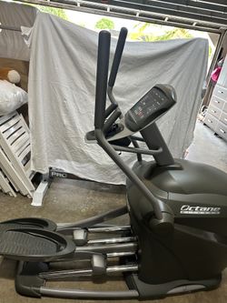 Octane Fitness Elliptical Trainer