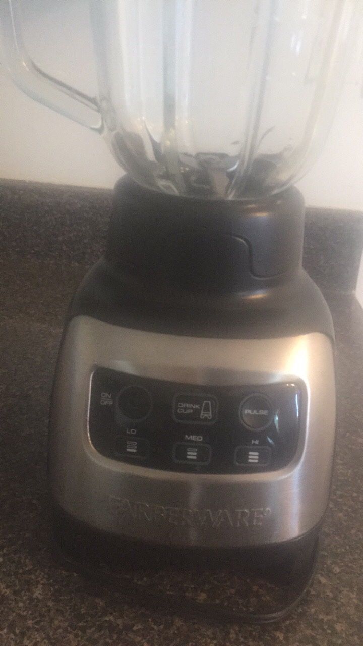 Farberware Blender And To Go Cup for Sale in Yelm, WA - OfferUp