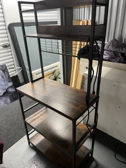 Computer desk