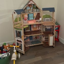 Rolling Doll House 