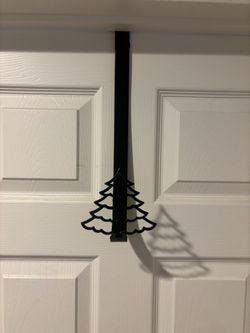 Christmas Tree Black Wreath Holder Black