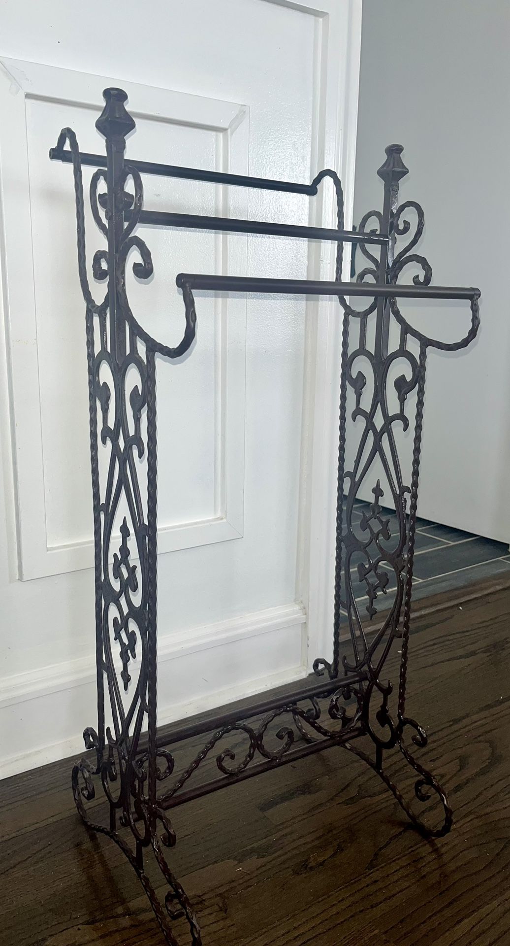 IMAX Narrow Quilt Rack
