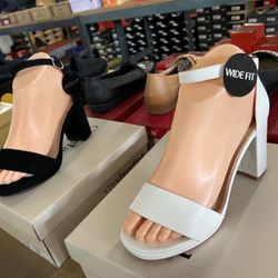 Beautiful Woman Shoes $20 Soda Brand 