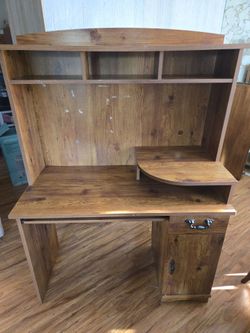 Computer desk