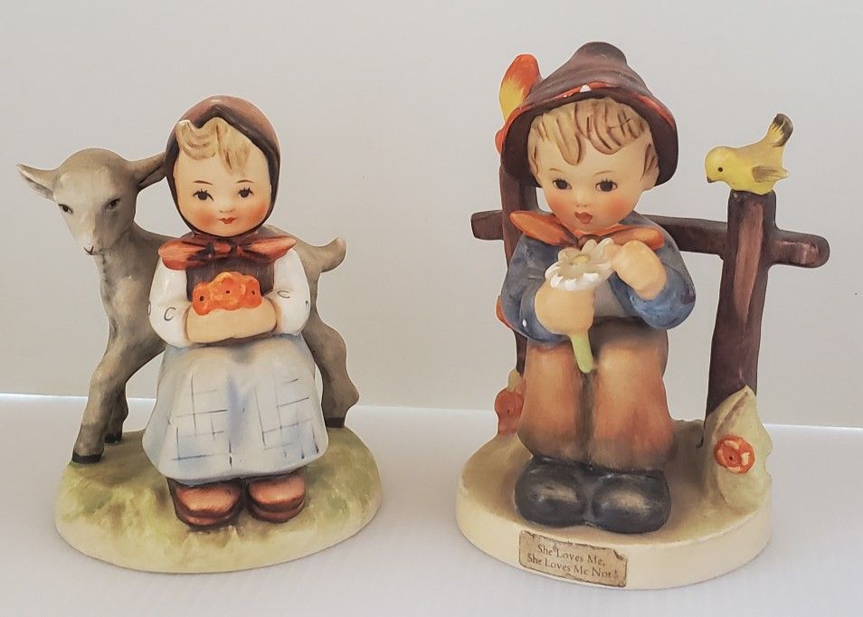 Hummel Goebel 182 GOOD FRIENDS Figurine She Loves Me Not 2 Pc Lot W Germany Flaws
