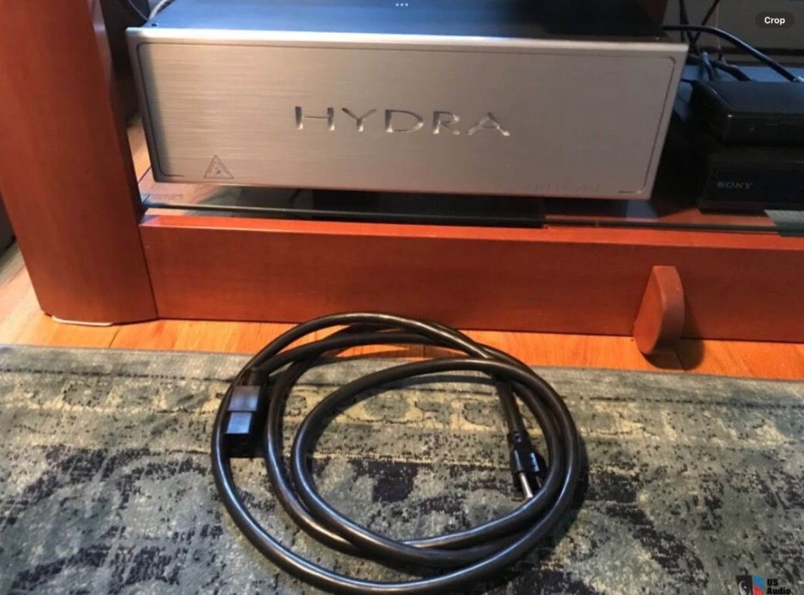 Shunyata Hydra Triton Power Conditioner