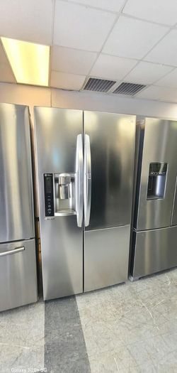 LG Side‑by‑Side Fridge – Stainless w/ Ice & Water Dispenser