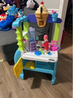 Play-Doh Kitchen Creations Ultimate Ice Cream Truck Playset & Extra Tools. See all pics.