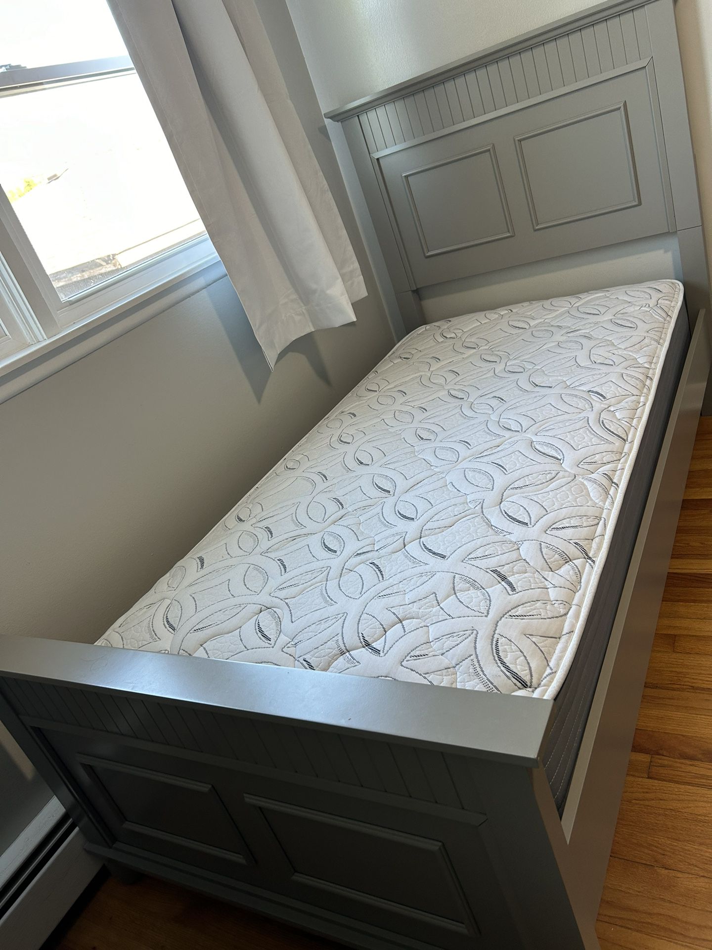 Twin Size Bed Frame With Mattress 