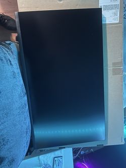 Dell 32" 4K Monitor! Model: P32222QE! Comes With Herman Miller Flo Arm Mount!