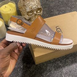 Woman’s Ugg  Zayda Sandals 