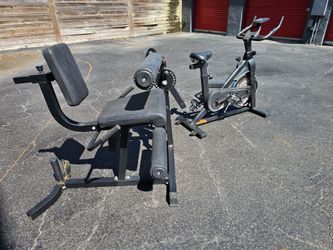 $200 Pair / Goplus Leg Extension Machine and fair Spin Bike. Homestead 33033. DELIVERY FEE
Durable steel exercise equipment set includes: a blac