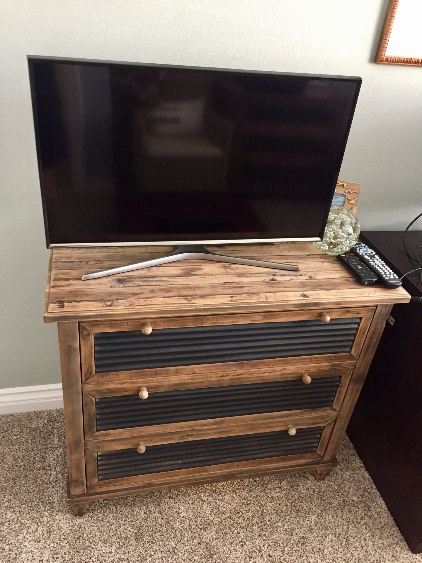 Samsung 32” LED TV UN32J5500AF 5 Series for Sale in Huntington Beach