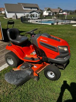 Husqvarna YTH 24V54 Mower (Read Description)