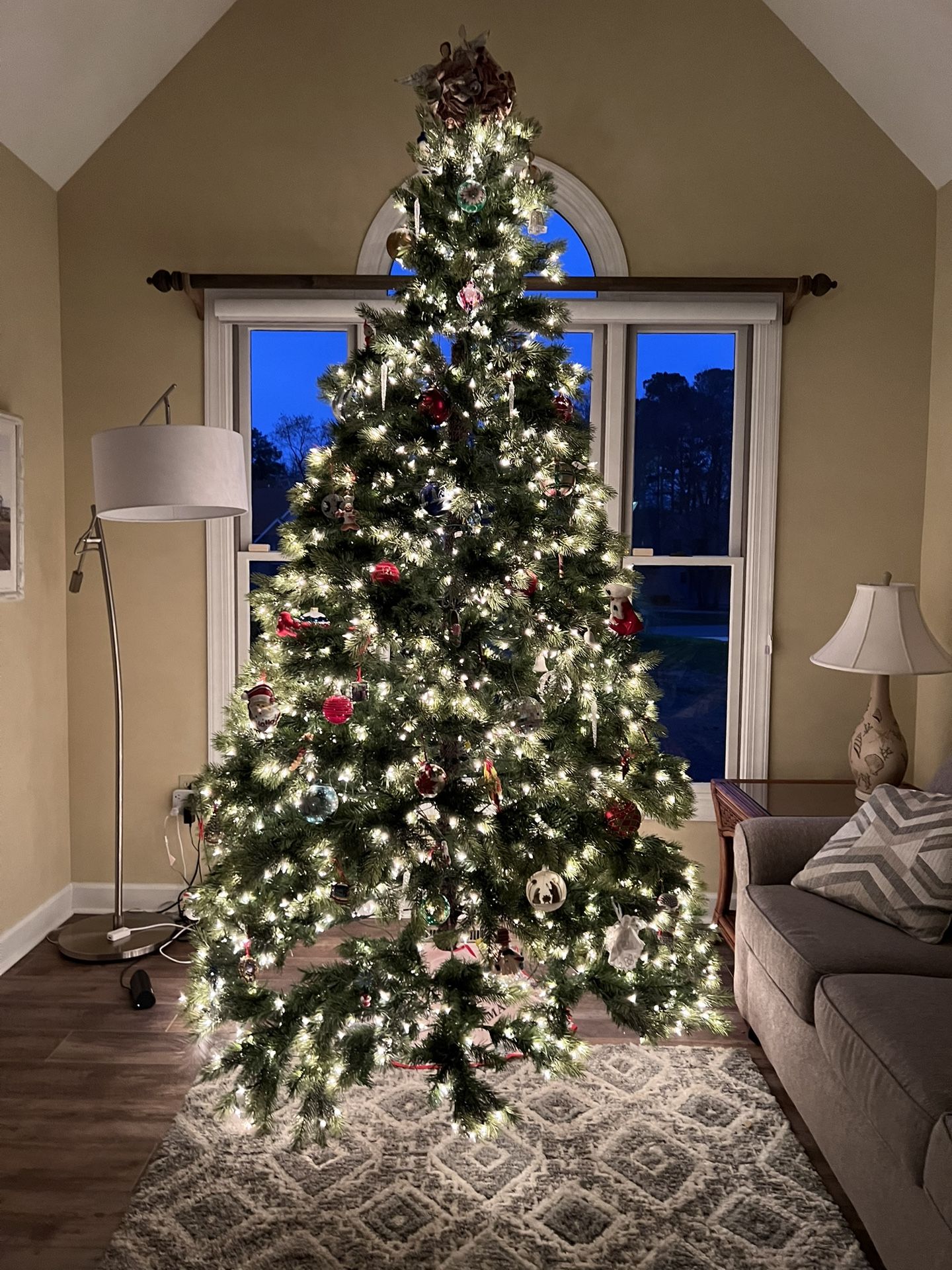 9 Foot Artificial Tree With Lights