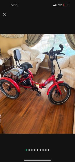 BRAND NEW!!! Ollie Co Tricycle / Bike