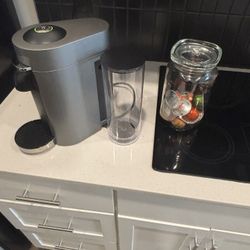 Nespresso VertuoPlus - Barely Used - $70