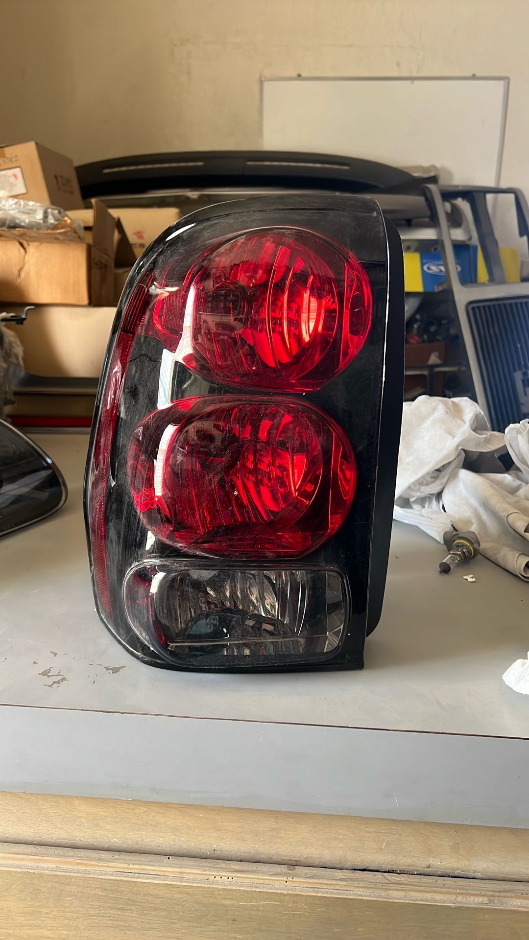 2002-2009 Chevy trailblazer Left Taillight