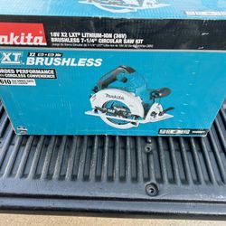 BRAND NEW Makita 18V X2 LXT (36V) Brushless Cordless 7-1/4” Circular Saw Kit (5.0Ah batteries includ