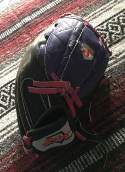 Soto Softball Glove