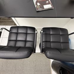 2  Matching Counter top Stools 