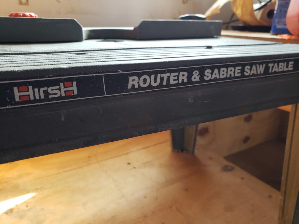 Hirsh router and sabre saw table