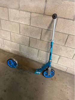 Blue Razor scooter